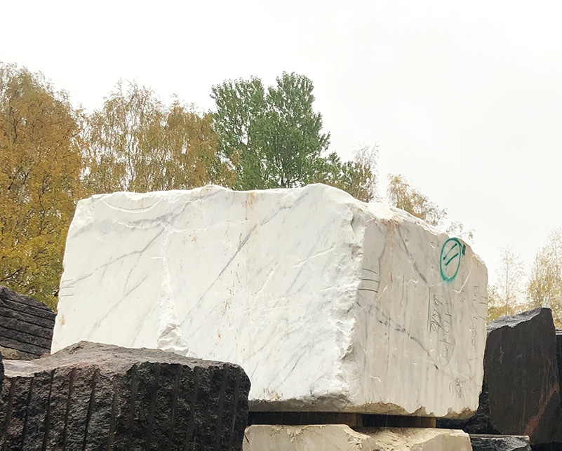       "Bianco Statuario".