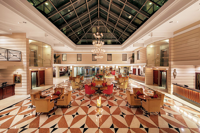   Kempinski.     Rosso Verona, Botticcino Crema, Nero Marquina